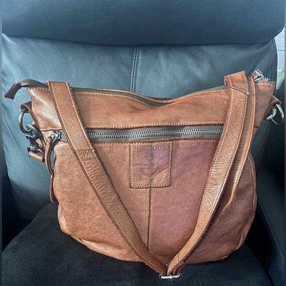 Elegant Brown Textured Shoulder Bag - Picture 9 of 16